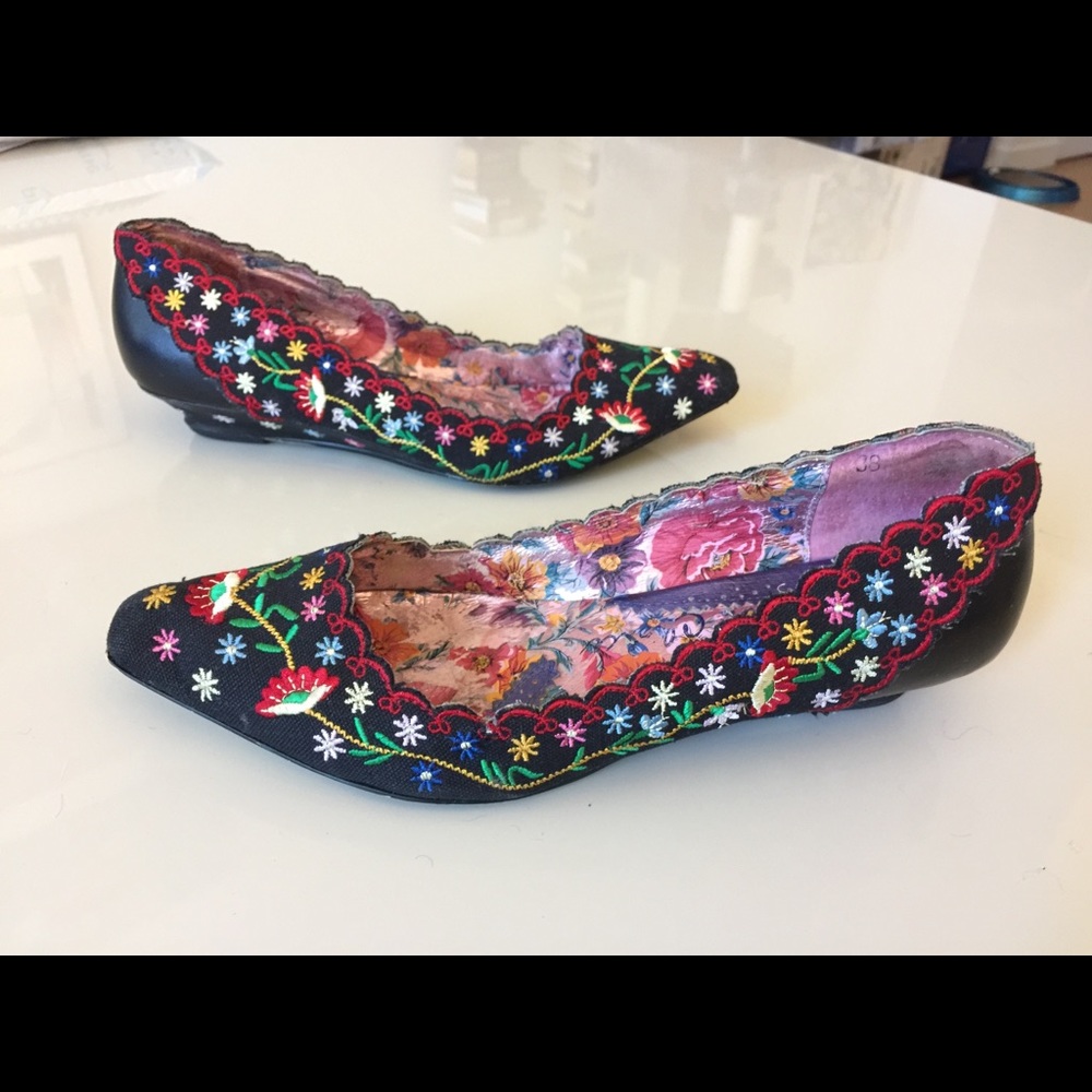 7.5 black wedges floral Irregular Choice